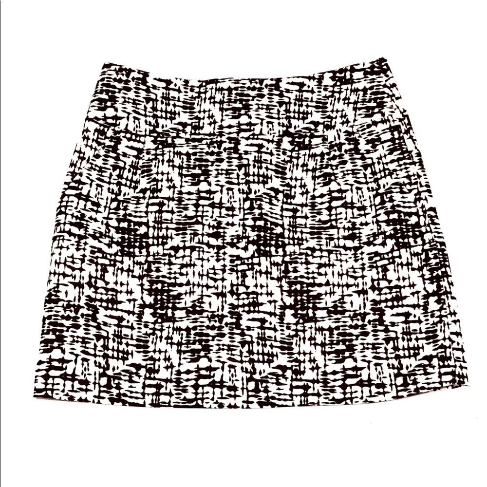 ⬇️$18 Kenneth Cole Reaction mini skirt pockets